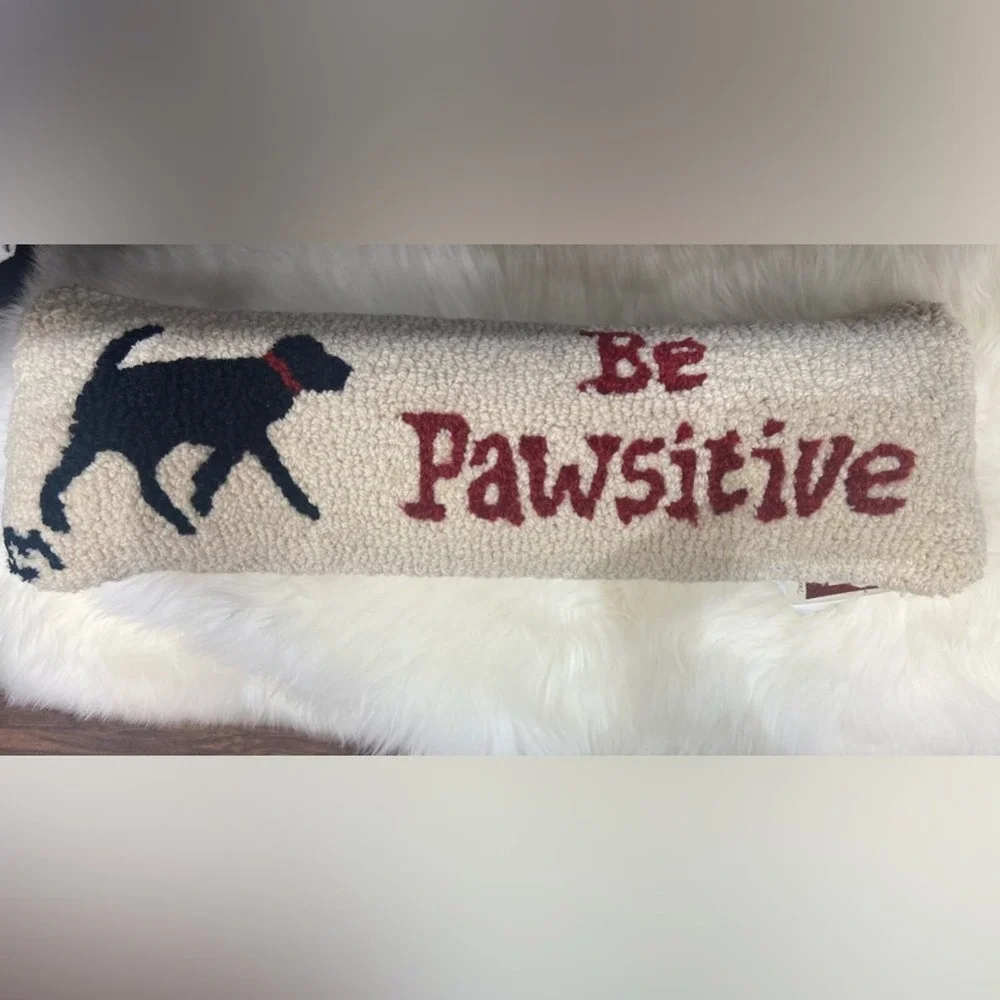 🔖 Chandler 4 Corners Hand Hooked Wool Pillow Black Lab Be Pawsitive 8x24 🐾